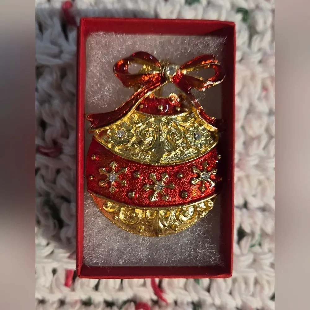 🎄🛍❤️ VINTAGE Elegant Red and Gold ORNAMENTCHRISTMAS BROOCH